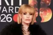Kelly Osbourne responde a críticas sobre magreza após prêmio póstumo de Ozzy no Brit Awards