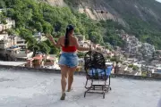 Lajes da Rocinha viram cenário de vídeos virais com drones e geram debate sobre turismo