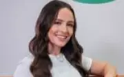 Larissa Manoela revela luta de seis anos contra endometriose e alerta sobre normalização da dor