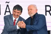 Lula e Wellington Dias discutem estratégias para as eleições de 2026 em reunião