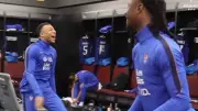 Mbappé brilha fora de campo com dança e basquete após vitória da França sobre Colômbia