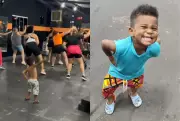 Menino de 2 anos encanta com gingado e desenvoltura em estúdio de Campo Grande