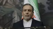 Ministro iraniano afirma que líder supremo tem 'excelente saúde' e comanda país em guerra