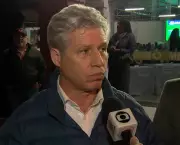 Ministro Paulo Teixeira anuncia saída do governo para concorrer a deputado federal em 2026