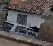 Motorista perde controle e colide fatalmente contra muro de residência em São Geraldo