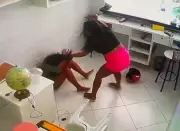 Mulher invade salão e esfaqueia jovem por ciúmes no Recôncavo Baiano