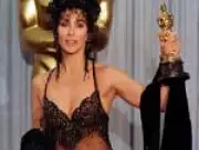 Oscar: Os looks que marcaram história no tapete vermelho e viraram memes