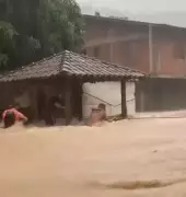 Paraty inicia campanha de vacinação antitetânica após enchentes que atingiram a cidade