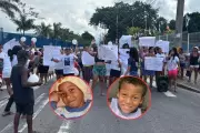Passeata em Praia Grande pede justiça por primos de 4 e 6 anos encontrados mortos em carro