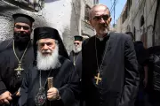 Patriarca de Jerusalém anuncia Páscoa a portas fechadas após incidente policial