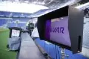 Pesquisa revela que 76% dos torcedores da Premier League querem fim do VAR