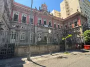 Professor é denunciado por assédio e PM agride estudantes durante protesto em escola do Rio