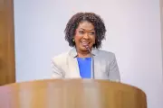 Professora Esmênia Miranda assume Prefeitura de São Luís após renúncia de Eduardo Braide