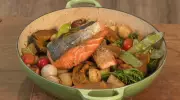 Receita de Salmão Grelhado com Legumes Salteados: Prática e Saborosa