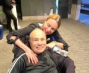 Stênio Garcia reflete sobre humanidade após alta hospitalar em meio a disputa familiar