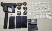 Submetralhadora artesanal e drogas são apreendidas em operação policial na Bahia