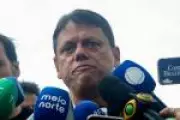 Tarcísio critica Lula: 'Quem não tem o que mostrar, vive de narrativa'