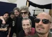 Tony Bellotto retorna aos palcos com Titãs após superar tumor no pâncreas