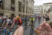 Tour de France tem escapado por pouco de tragédias por calor extremo, alerta estudo