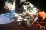 Três mortos em colisão frontal entre carro e caminhão na BR-262 em Corumbá