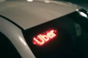 Uber é condenada a indenizar usuário por invasão de conta e cobranças indevidas em Pernambuco