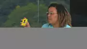 Universitária do Rio cria jogo de cartas para debater racismo e promover representatividade negra
