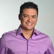 Vereador de Uberaba é condenado por injuriar ex-reitor idoso em postagens no Instagram