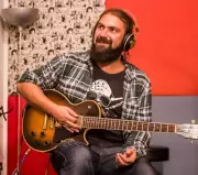 Vocalista da banda Uniclãs é preso em Santa Catarina por condenação por estupro