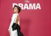 Zendaya e o código branco: aliança inusitada e looks nupciais alimentam rumor de casamento secreto