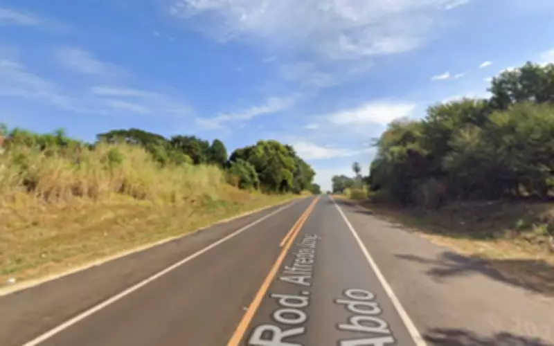 Acidente com dois carros e cavalo deixa três feridos em Catanduva