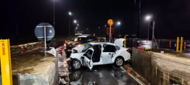 Acidente em pedágio da BR-101 em SC: adolescente dirigia e duas mulheres morreram