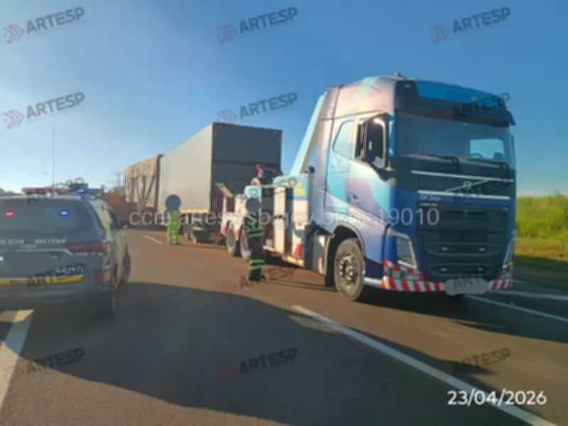 Acidente entre bitrem e caminhão mata um e fere outro na SP-225 em Pederneiras