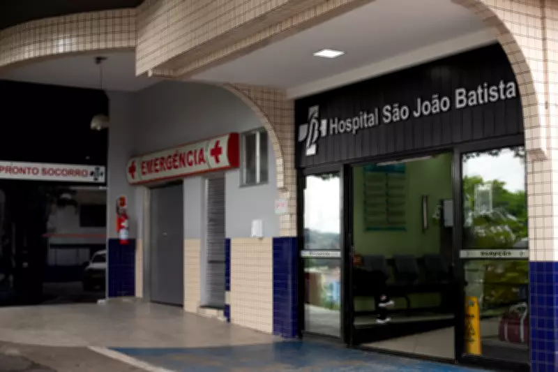 Acidente entre carro e caminhão deixa ferido em Volta Redonda