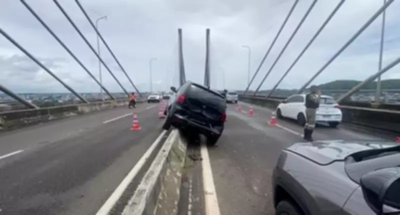 Acidente entre três veículos causa lentidão na ponte Aracaju-Barra dos Coqueiros