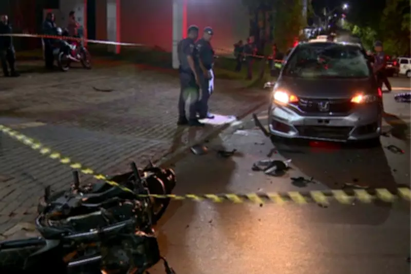 Acidente fatal em Valinhos: moto colide com carro estacionado e deixa duas vítimas