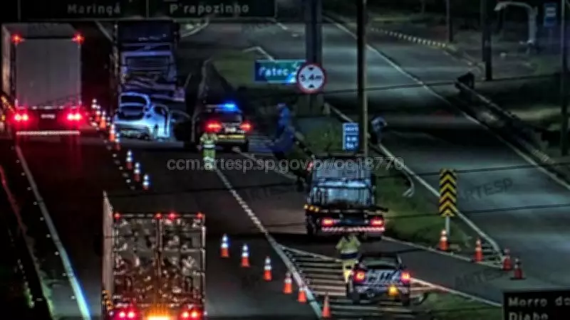 Acidente grave entre carro e caminhão deixa vítima em estado crítico em Presidente Prudente