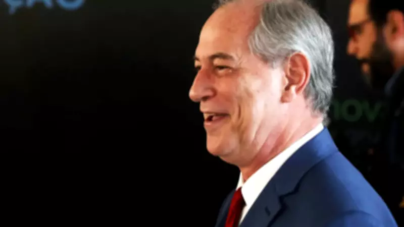 Aécio Neves convida Ciro Gomes para ser candidato a presidente pelo PSDB em 2026