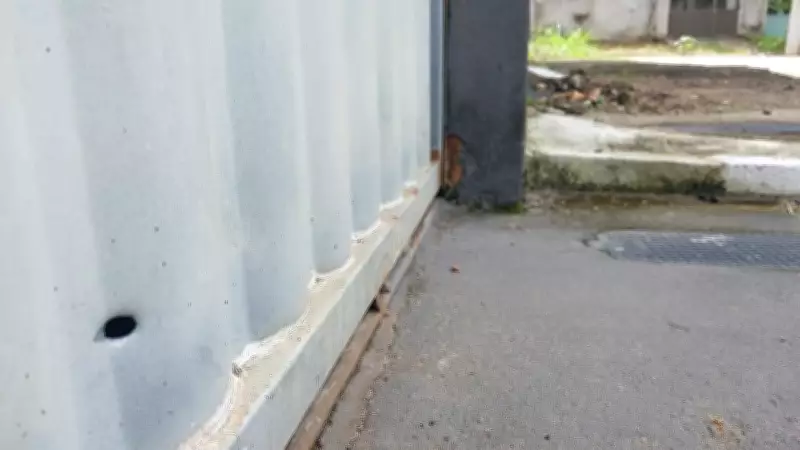 Adolescente de 15 anos é baleado nas costas e deixado na porta de casa na Serra