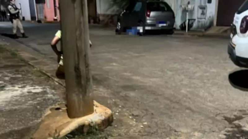 Adolescente foragido usa celular como isca para executar homem com 16 tiros em Luz, MG