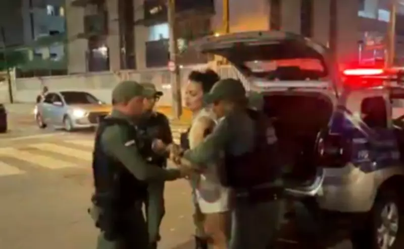 Advogada é presa ao furtar iPhones em loja no Recife; veja vídeo