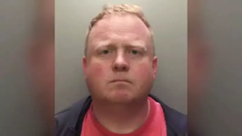 Agente funerário britânico aguarda sentença por esconder corpos e fraudar famílias enlutadas