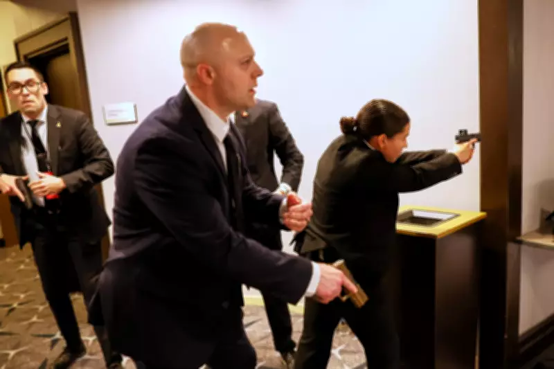 Agentes retiram Trump de jantar após tiros; evento é adiado