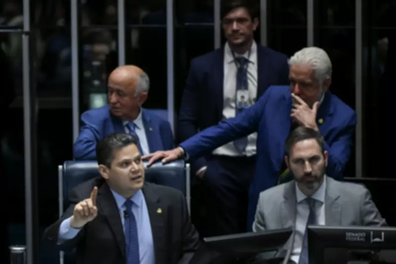 Alcolumbre cobra líder do governo após rejeição de Messias no STF