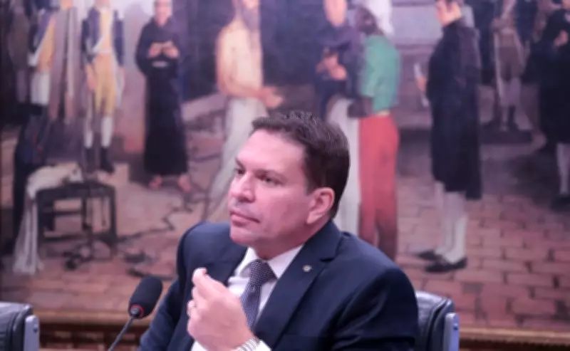 Alexandre Ramagem aparece como detido no site do ICE dos EUA após prisão na Flórida