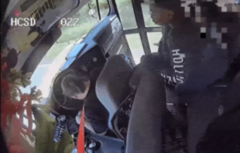 Alunos assumem volante de ônibus após motorista passar mal nos EUA