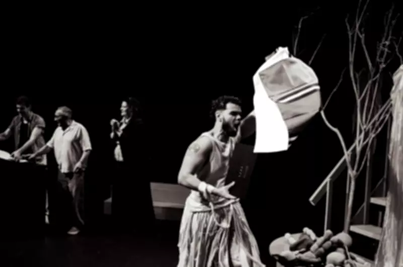 Amapaense supera desafios e se forma em renomada escola de atores em São Paulo