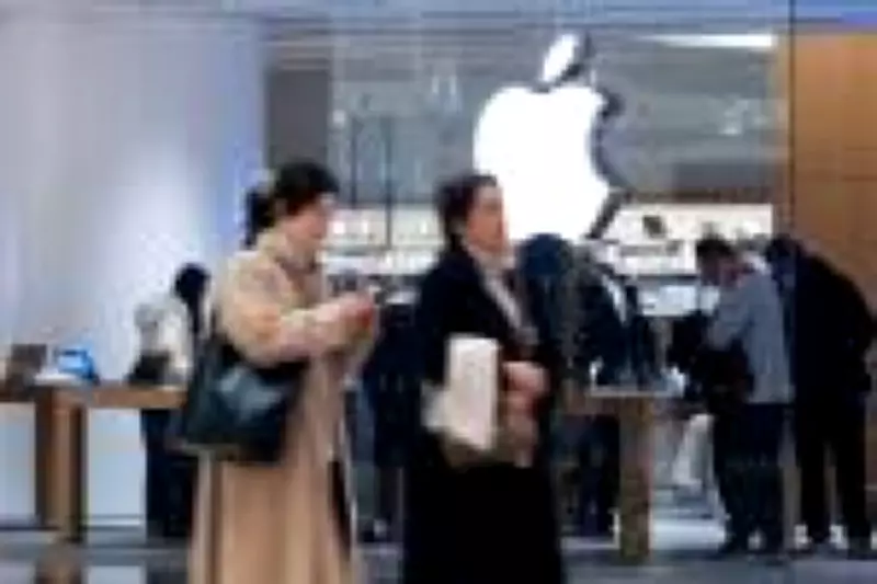 Apple reduz previsão de vendas do iPhone Fold para 3 milhões em lançamento cauteloso