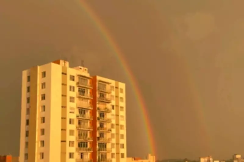 Arco-íris duplo ilumina o Vale do Paraíba após chuva rápida nesta terça-feira