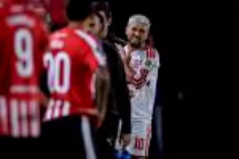 Arrascaeta fratura clavícula e vira dúvida na Copa do Mundo 2026