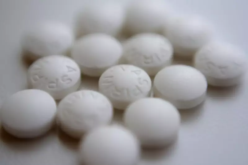 Aspirina revela potencial inesperado na prevenção do câncer colorretal, apontam estudos